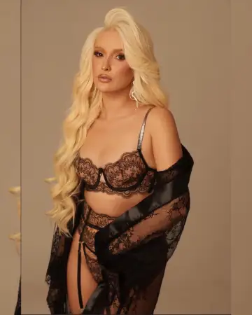 Cecilia 27