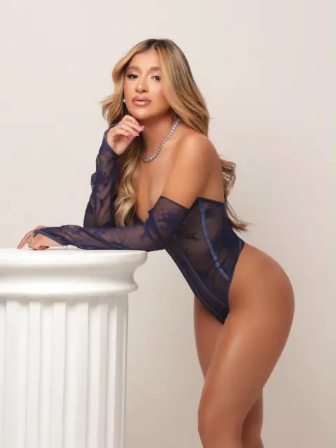 Melly — Acompanhante em Cuiabá, Seleção Premium