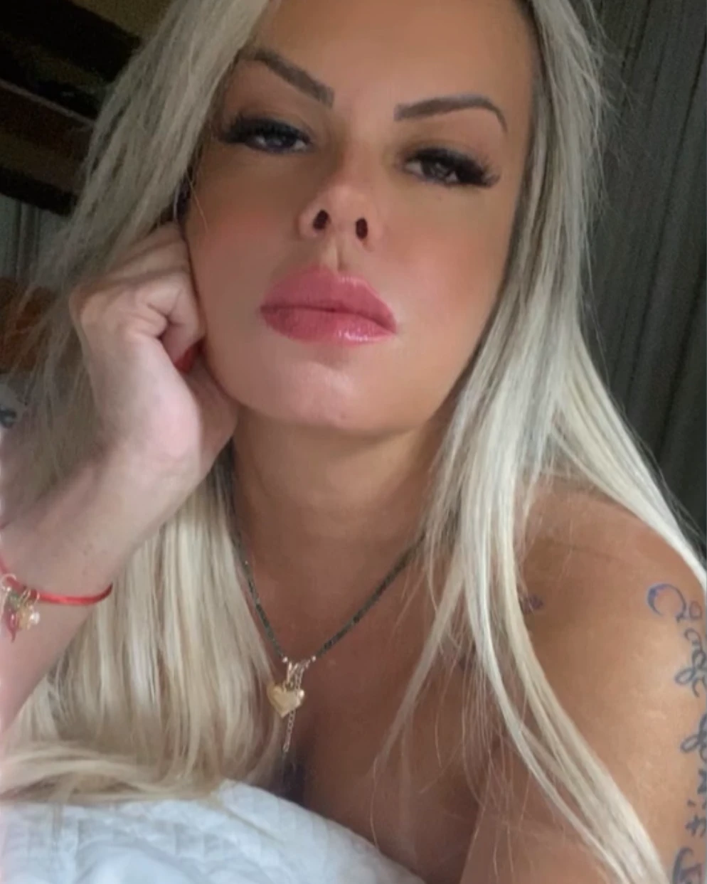 Iza 9